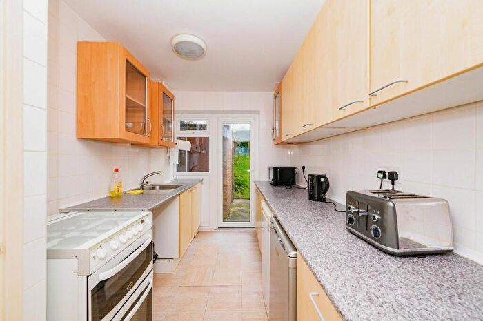 3 Bedroom Terraced House For Sale In Thornview Road, Houghton Regis, Dunstable, Bedfordshire, LU5