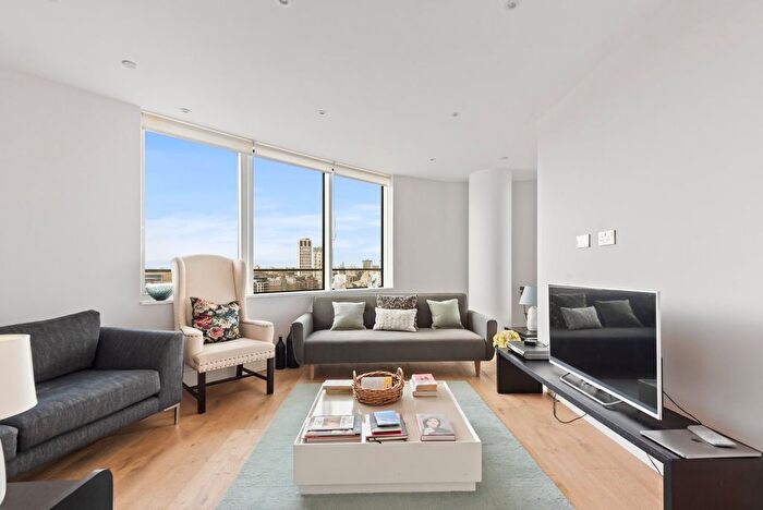 2 Bedroom Flat To Rent In Lombard Wharf, Lombard Road, SW11
