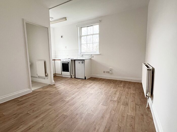 Studio To Rent In Latymer Road, Edmonton, N9