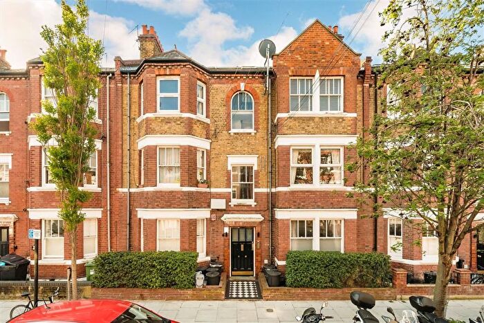 2 Bedroom Flat For Sale In Vera Road, Bishops Park, SW6