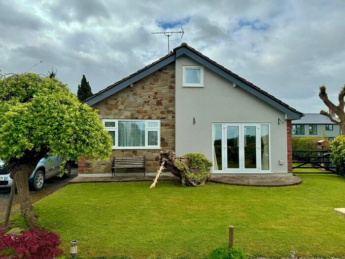 5 Bedroom Bungalow For Sale In Cloverdale Drive, Preston On Wye, Hereford, HR2