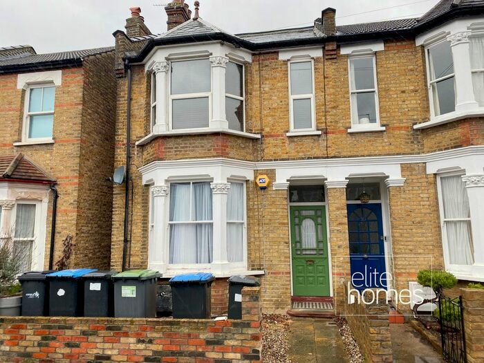 1 Bedroom Flat To Rent In Birkbeck Road, Enfield, EN2
