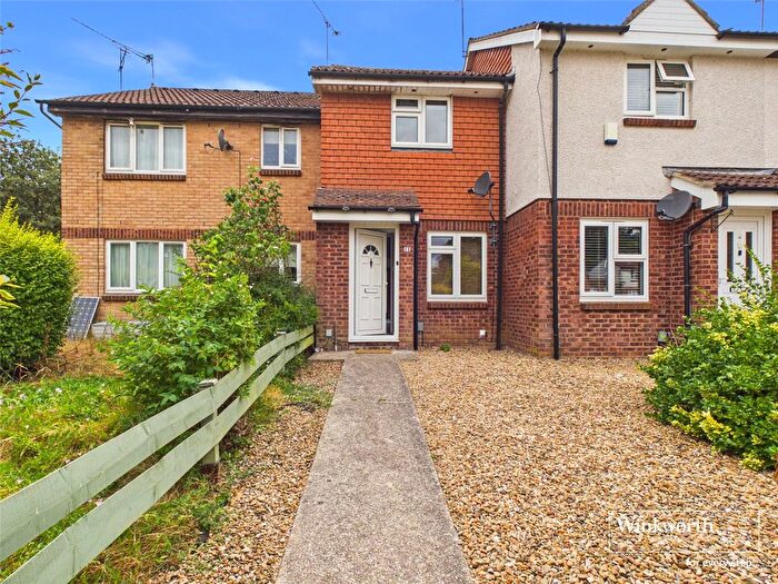 2 Bedroom Terraced House For Sale In Huscarle Way, Tilehurst, Reading, Berkshire, RG31