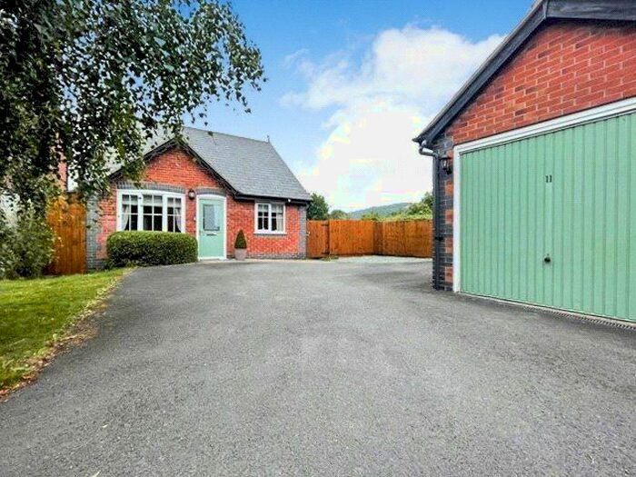 Houses for sale in Berriew, SY21, Powys