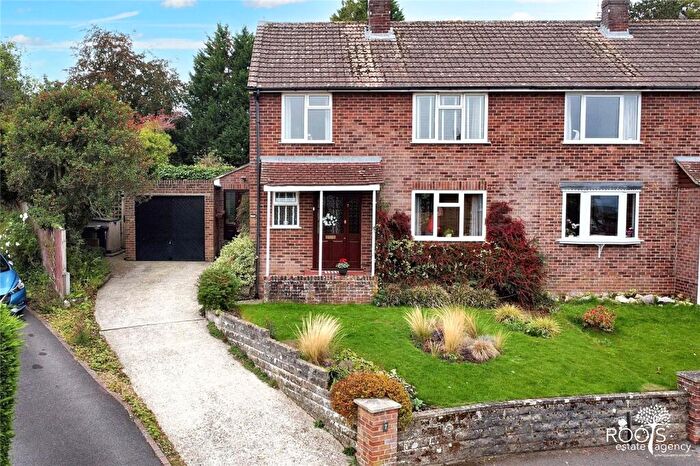 3 Bedroom Semi-Detached House For Sale In Abbey Close, Newbury, Berkshire, RG14
