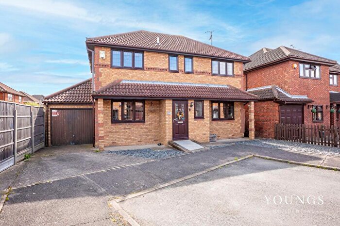4 Bedroom Detached House For Sale In Jarvis Road, Canvey Island, SS8