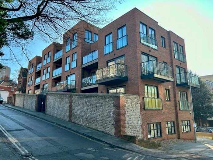 2 Bedroom Flat To Rent In Carlton Hill Brighton, BN2