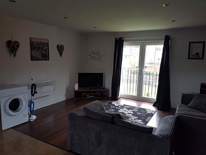 2 Bedroom Flat To Rent In Crookesbroom Lane, Hatfield, Doncaster, DN7