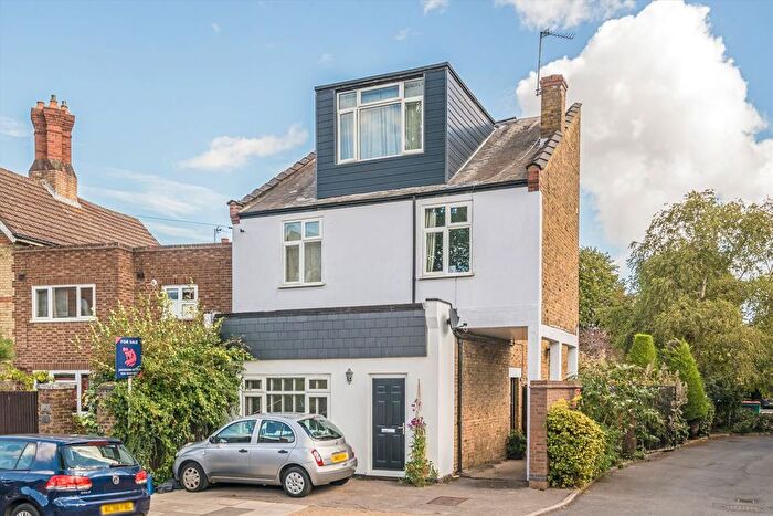 2 Bedroom Flat For Sale In Waldegrave Road, Teddington, TW11