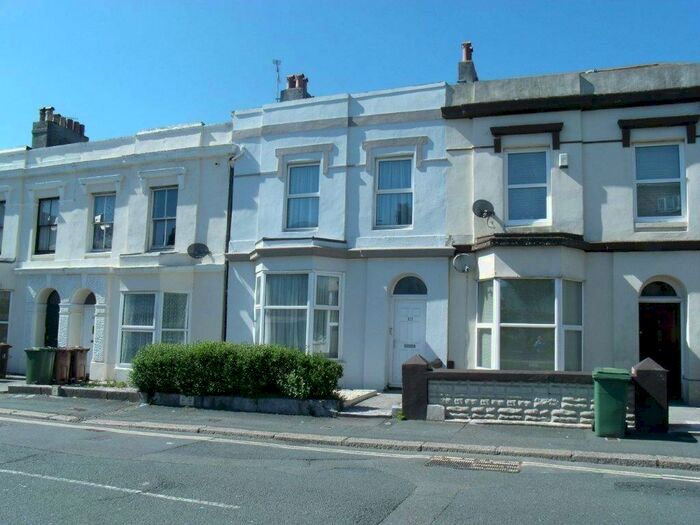 1 Bedroom Flat To Rent In North Road West, Central, PL1
