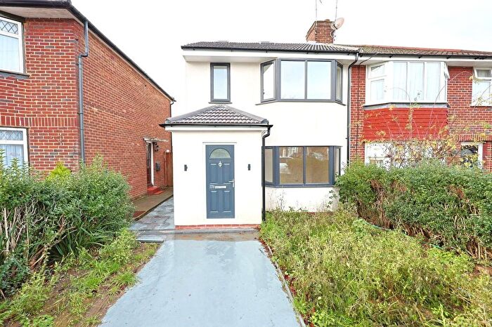 5 Bedroom Semi Detached House For Sale In Bullhead Road, Borehamwood, WD6