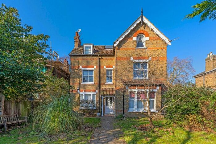 1 Bedroom Flat To Rent In The Avenue, St Margarets, Twickenham, TW1