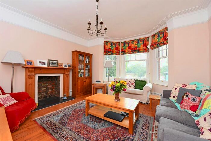 2 Bedroom Flat To Rent In Kenilworth Court, Lower Richmond Road, Putney, SW15