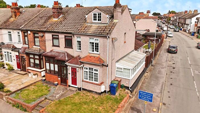 4 Bedroom End Of Terrace House For Sale In Fobbing Road, Corringham, SS17