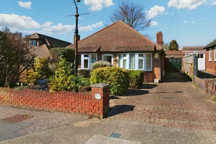 2 Bedroom Detached Bungalow To Rent In Glentrammon Close, Orpington, BR6