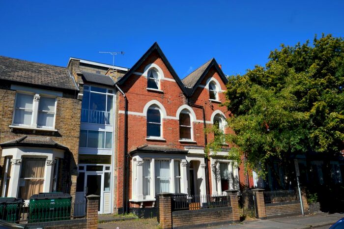1 Bedroom Flat To Rent In Carisbrooke Road, Walthamstow, E17