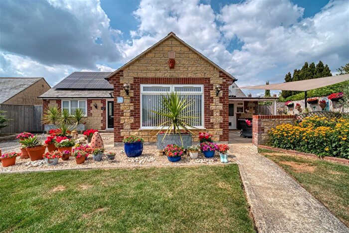 3 Bedroom Detached Bungalow For Sale In Whitefield Drive, East Stour, SP8