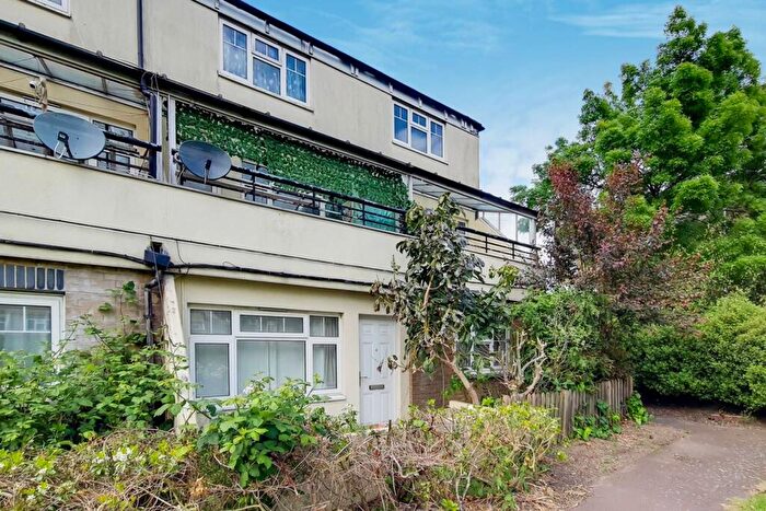 1 Bedroom Flat To Rent In Parsons Mead, Central Croydon, Croydon, CR0