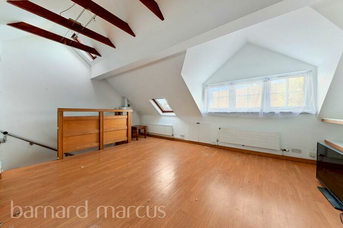 2 Bedroom Flat To Rent In Station Road, West Wickham, BR4