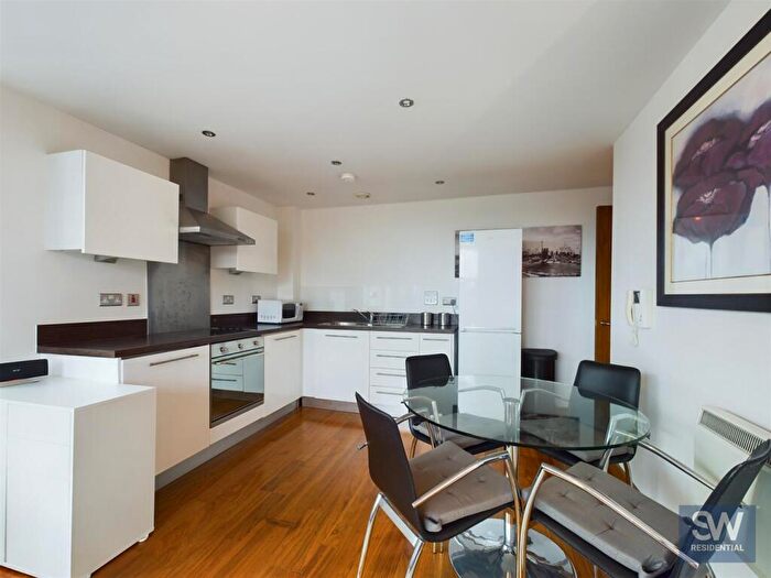 2 Bedroom Apartment To Rent In St George Building, Great George St, Leeds, LS1