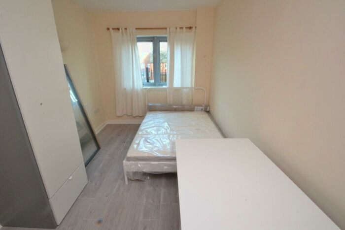 2 Bedroom Flat To Rent In Portland Square, Raleigh Street, Nottingham, NG7