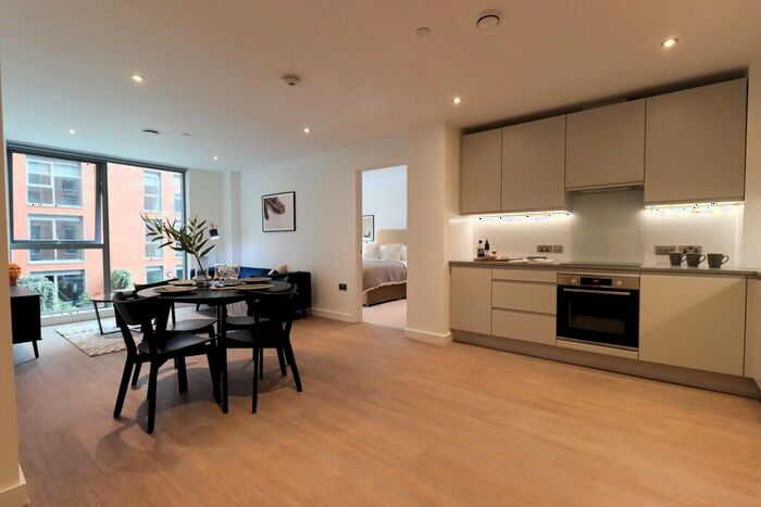 3 Bedroom Apartment To Rent In Napier Road, Reading, Berkshire, RG1