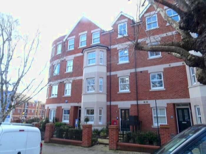 2 Bedroom Flat To Rent In De Montfort, Warwick Avenue, MK40