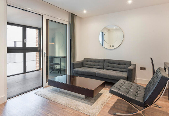 2 Bedroom Flat To Rent In Wiverton Tower, New Drum Street, E1