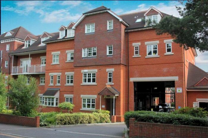 2 Bedroom Apartment To Rent In Woking, Surrey, GU22