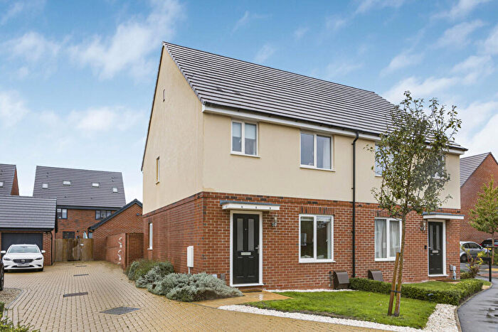 2 Bedroom Semi-Detached House For Sale In Flowe Drive, Wantage, OX12