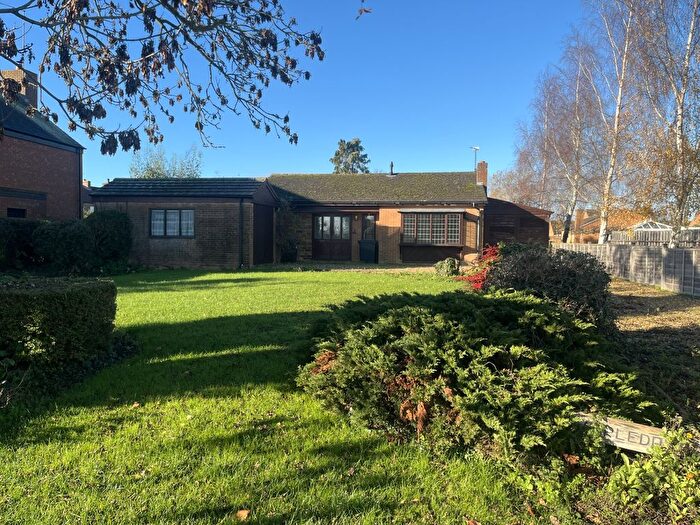 3 Bedroom Bungalow For Sale In Newland Road, Walgrave, NN6