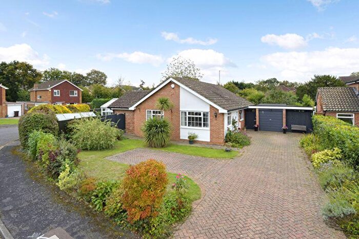3 Bedroom Detached House For Sale In Orchard Gardens, Cranleigh, GU6