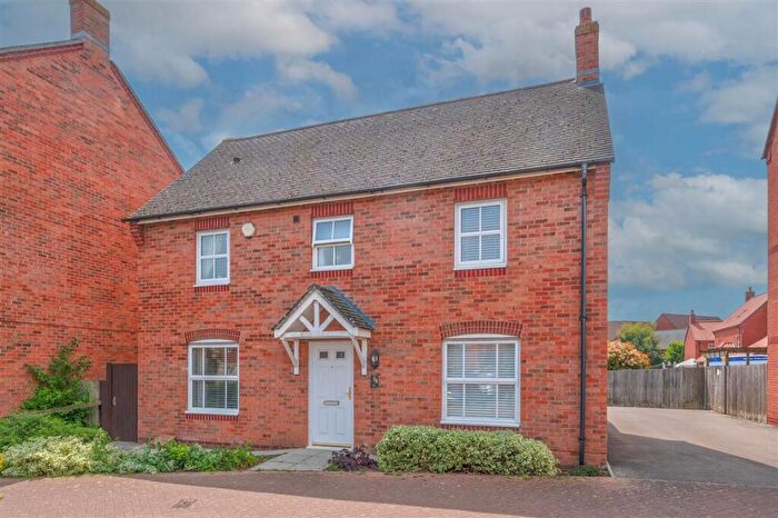 4 Bedroom Detached House For Sale In Ironwood Avenue, Desborough, Kettering, NN14