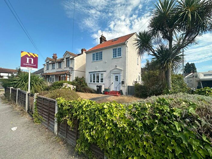3 Bedroom Detached House To Rent In St Osyth Road, Clacton-On-Sea, CO15
