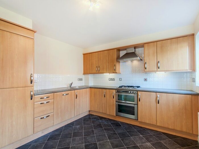 2 Bedroom Flat To Rent In Marina Way, Abingdon, OX14
