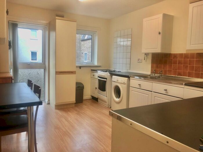3 Bedroom Town House To Rent In Great Southsea Street, Southsea, PO5