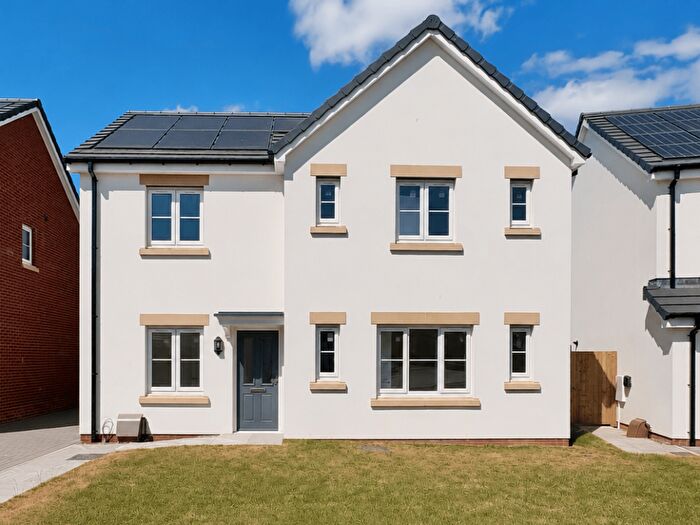 4 Bedroom Detached House For Sale In Priory Fields, St Clears, SA33
