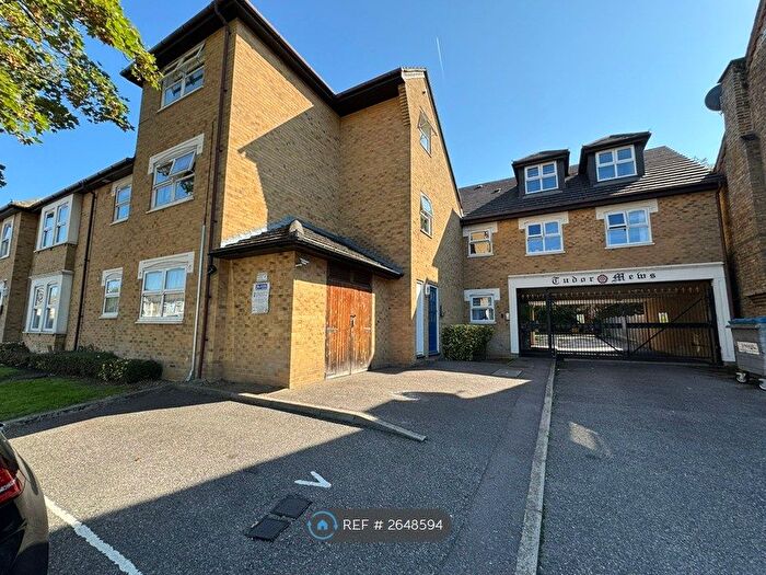 2 Bedroom Flat To Rent In Eastern Road, Romford, RM1