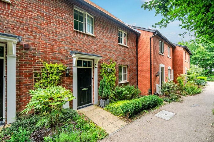 3 Bedroom Terraced House For Sale In Stopher Walk, Winchester, SO22
