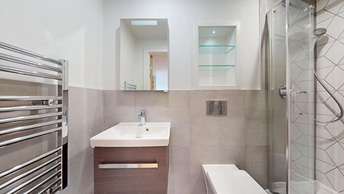 1 Bedroom Flat To Rent In Beverley Way, London, SW20