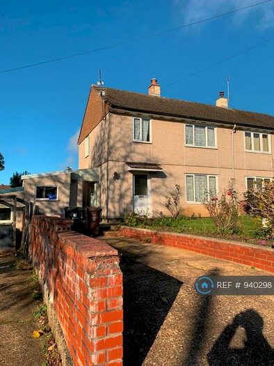 3 Bedroom Semi-Detached House To Rent In Green Lane, St. Albans, AL3