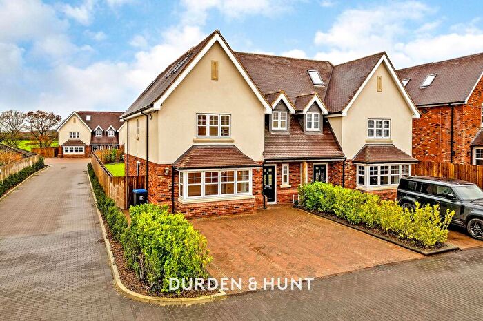 5 Bedroom Semi-Detached House For Sale In Stapleford Road, Stapleford Abbotts, RM4