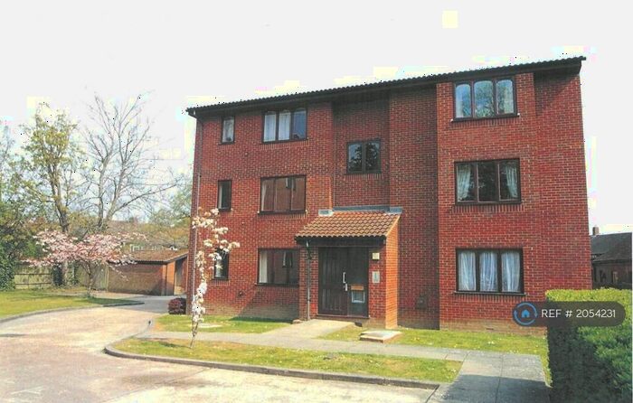 Studio To Rent In Southwick House, East Grinstead, RH19