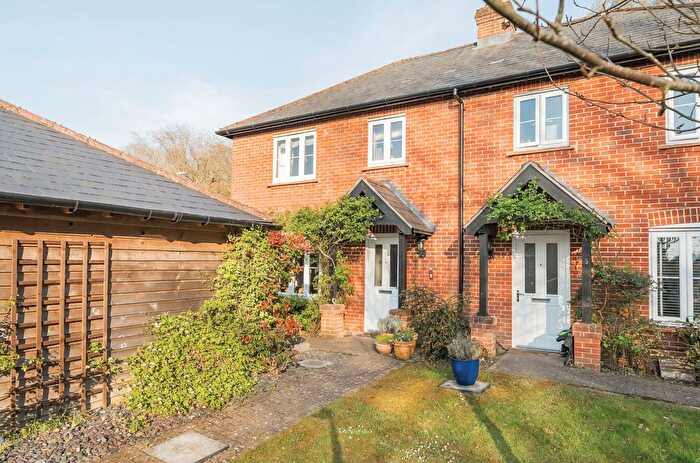 3 Bedroom Semi-detached House For Sale In Bakeland Gardens, Alresford, Hampshire, SO24
