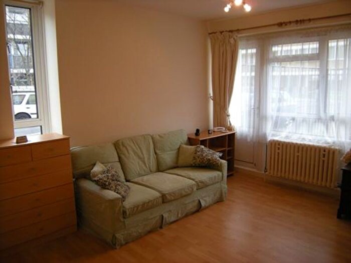 Studio To Rent In Churchill Gardens, London, SW1V