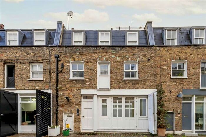 4 Bedroom Property To Rent In Southwick Mews, London, W2