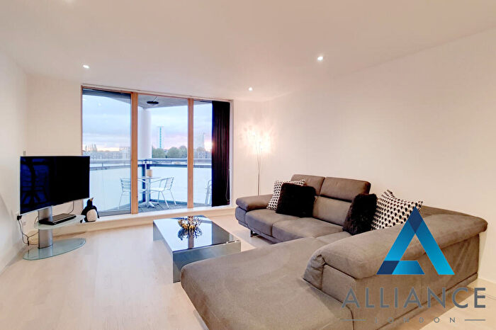 2 Bedroom Flat To Rent In Crew Street, London, E14