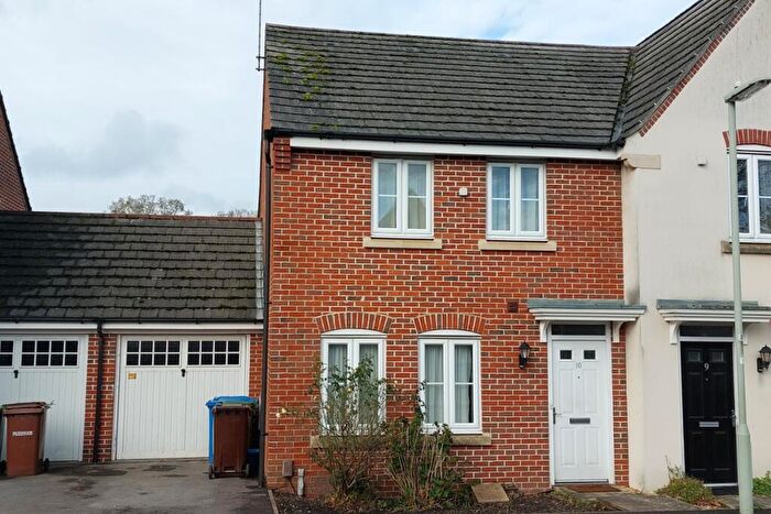 3 Bedroom Semi Detached House To Rent In Goddards Close, Farnborough, GU14