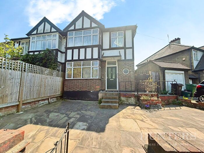 3 Bedroom Semi Detached House For Sale In London Road, Wallington, SM6