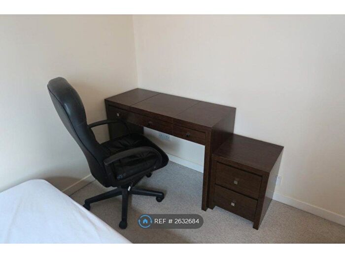 2 Bedroom Flat To Rent In Bon Accord Terrace, Aberdeen, AB11